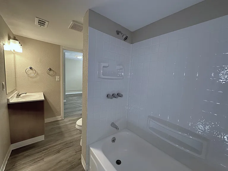 102 W Ida Ave — Photo 23