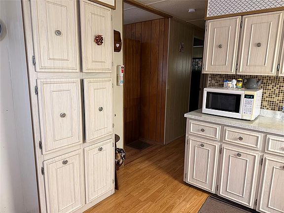 4th image of 2044 Hoyle Dr