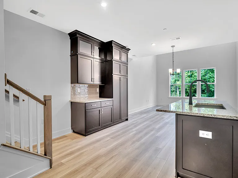 10208 Donatello Dr — Photo 9