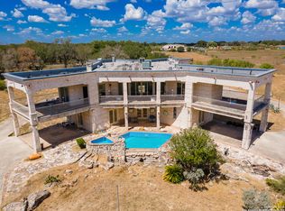 350 Ridgeview Dr, Pleasanton, TX 78064