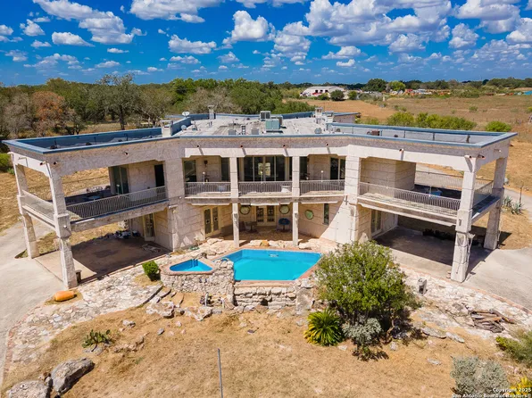 350 Ridgeview, Pleasanton, TX 78064