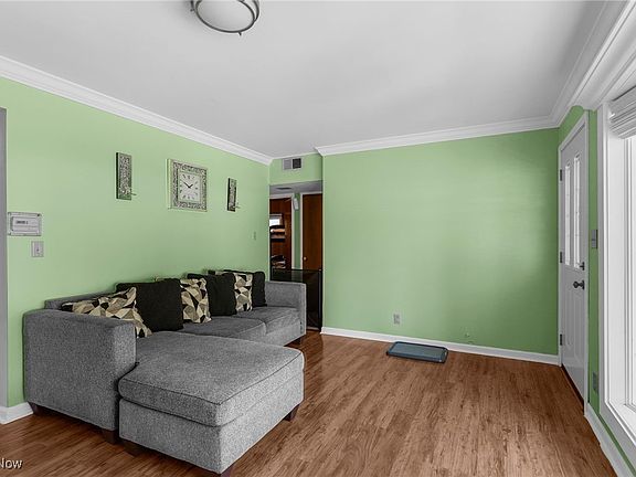 4th image of 285 N Roanoke Ave