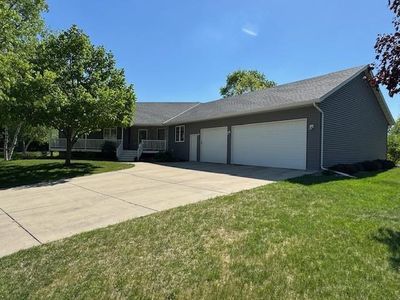 725 Tyler St SW, Hutchinson, MN, 55350