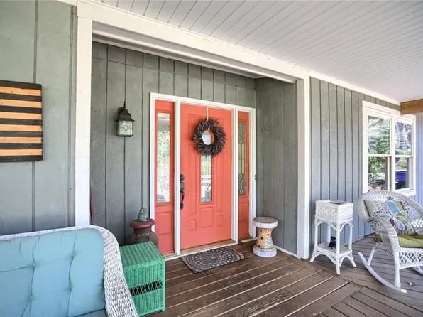 211 Barcroft Dr, Yorktown, VA 23692