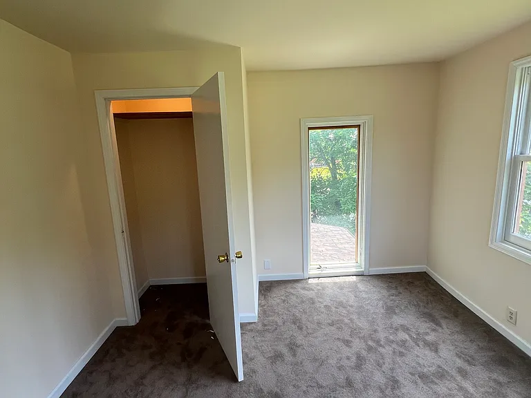 1021 W Seneca St — Photo 13
