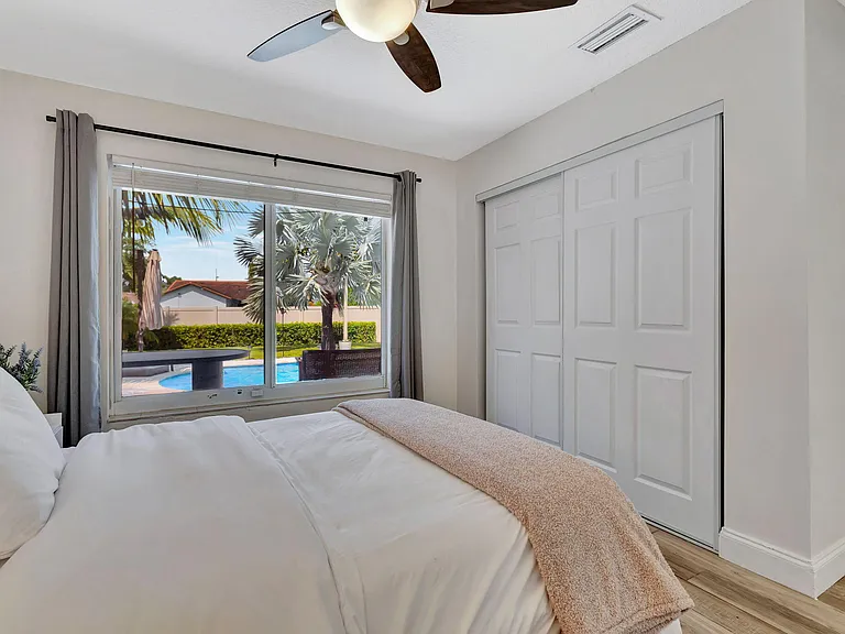 1104 Jackpine St #SEASON FURNISHED R — Photo 13