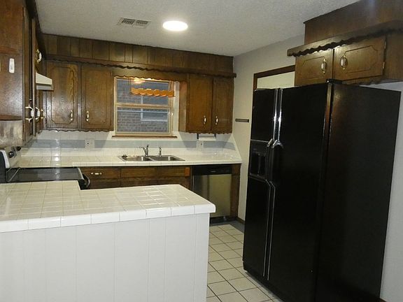 5th image of 6109 NW Birchwood Pl
