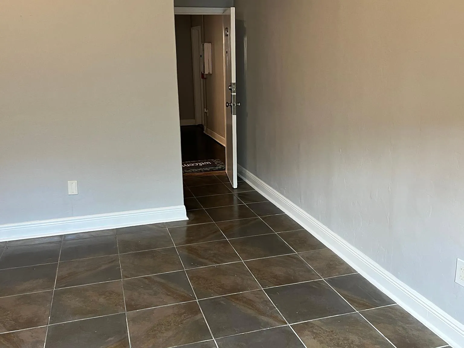2851 Sheridan Ave — Photo 2