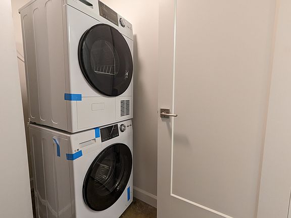 3rd image of 305 6th St #203