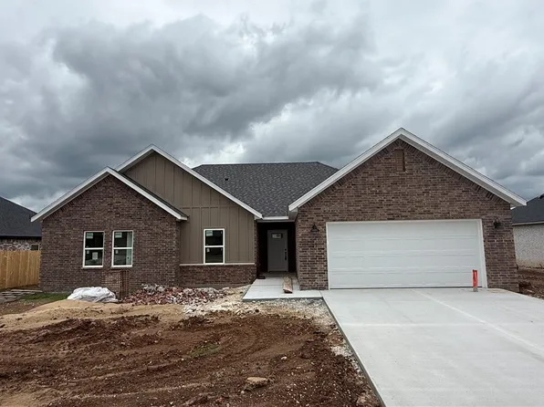 117 N Panther Ave, Farmington, AR 72730