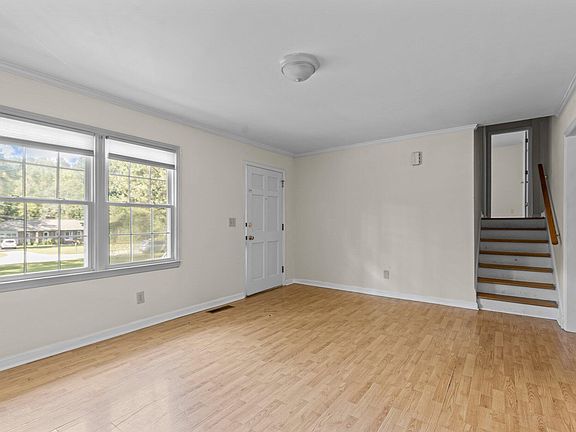 4th image of 129 Maluli Dr