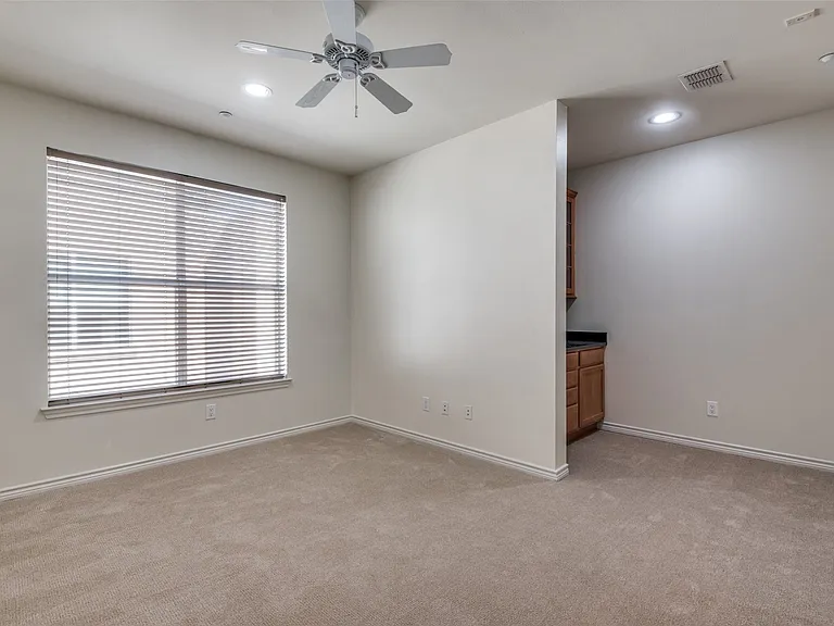 4225 McKinney Ave #11 — Photo 20