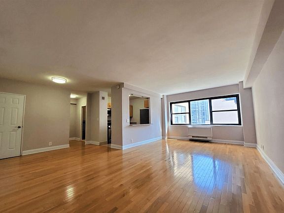 3rd image of 301 E 47th St APT 17N