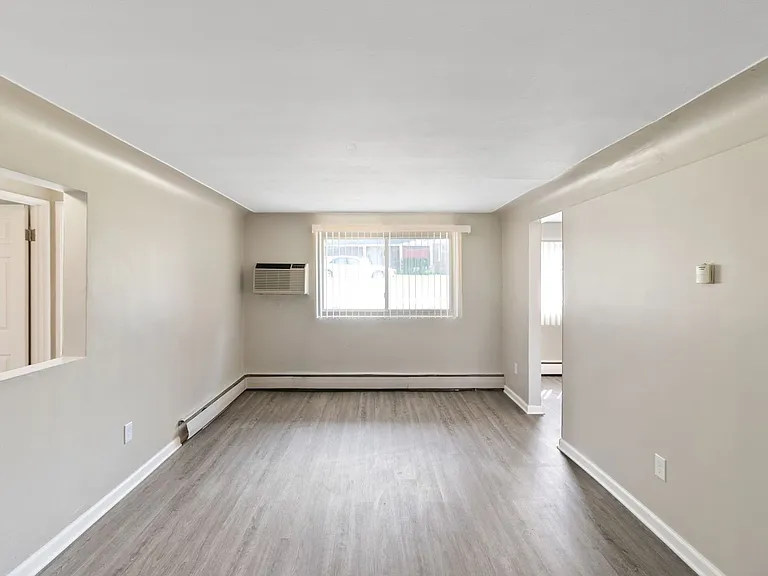 Brownell Apartments - Coast to Coast Management — Photo 22