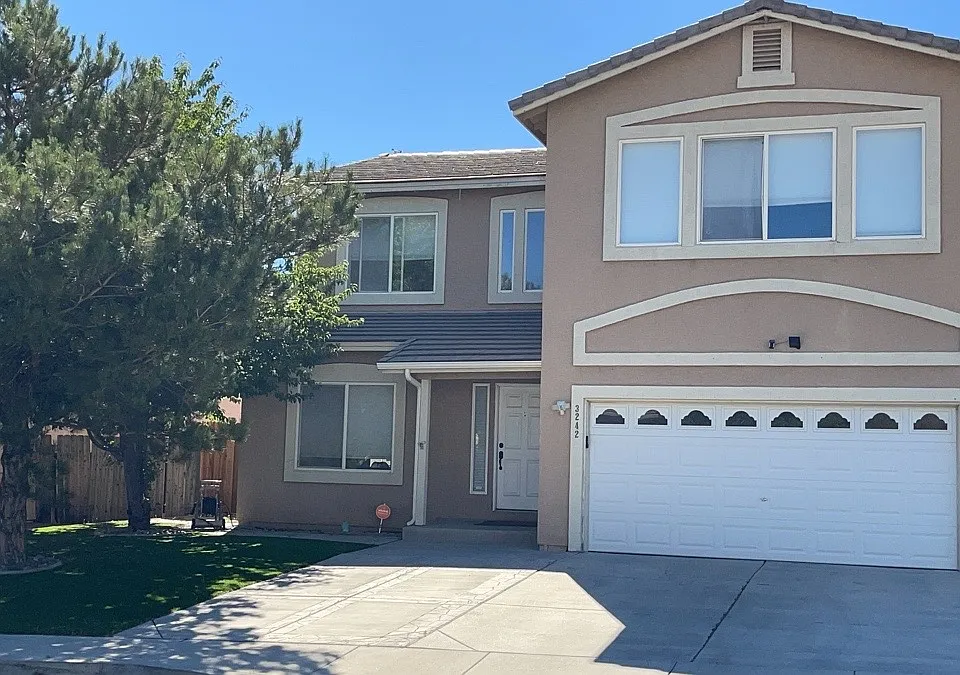3242 Bentgrass Dr