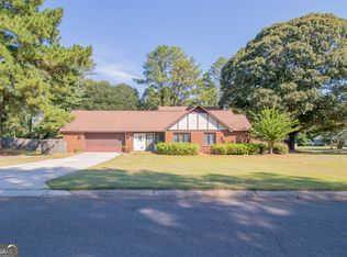 201 Beaver Run Dr, Warner Robins, GA 31088
