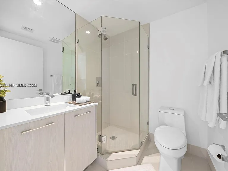 45 SW 9th St #1403 — Photo 22