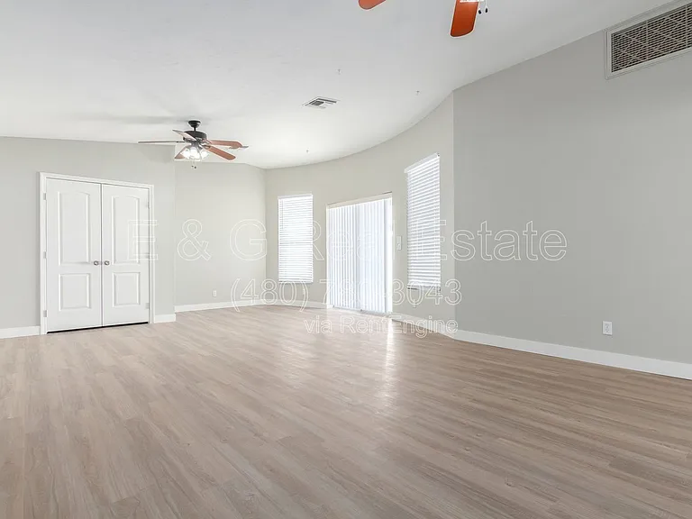 1332 N 71st St — Photo 6
