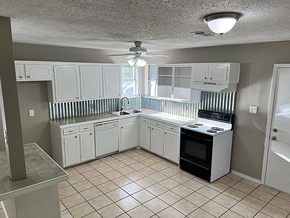3rd image of 3731 Teri Lynn Dr