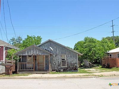 730 Chihuahua St, Lockhart, TX, 78644