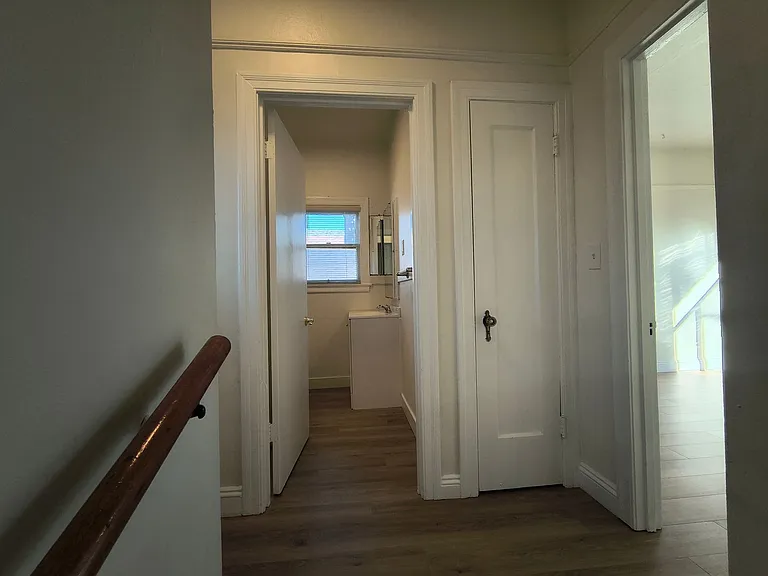 704 Simon St #&-22186 — Photo 13