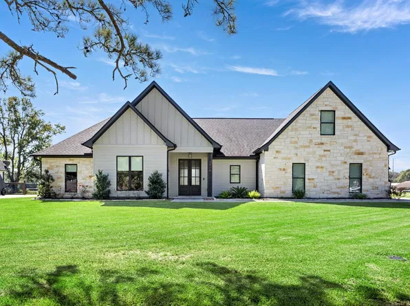1210 Cuniff Rd, Sour Lake, TX 77659