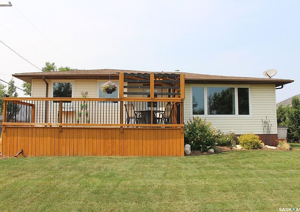 1st image of 265 Saskatchewan STREET