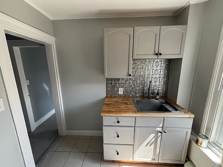 99 Jackson Ave — Photo 3