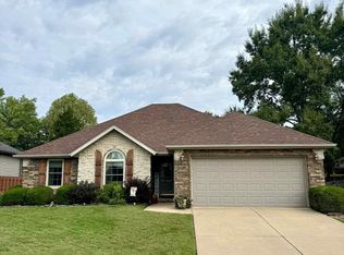 2125 W High Point St, Springfield, MO 65810