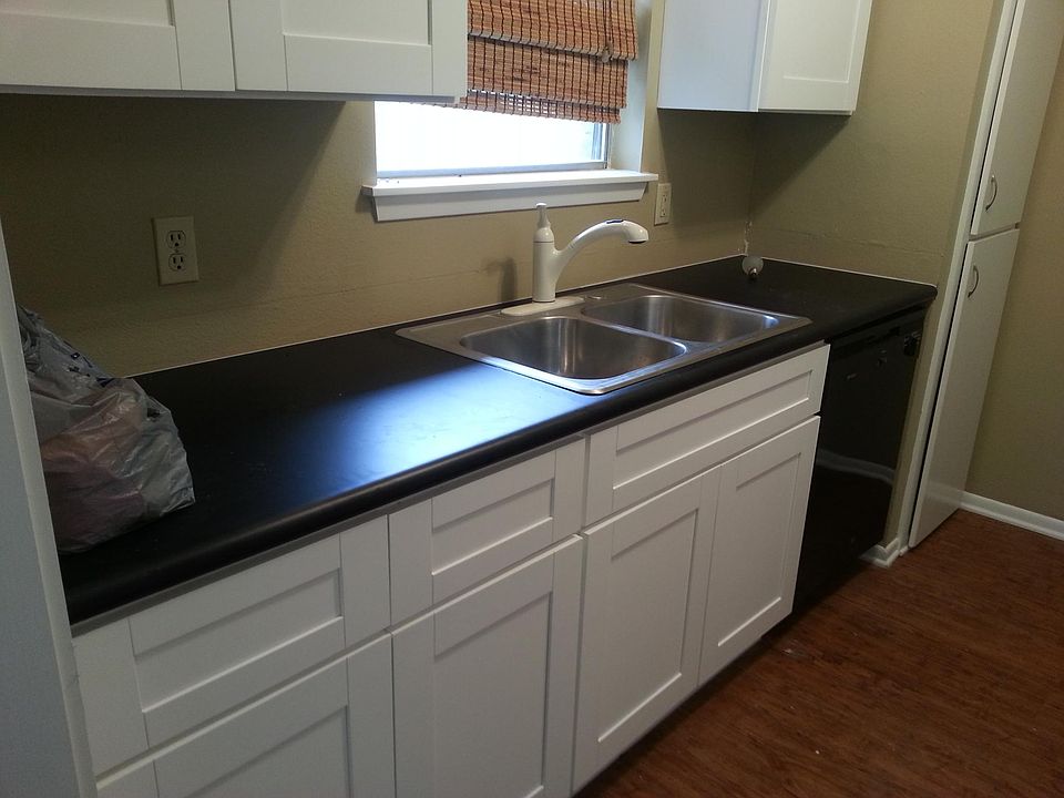 1st image of 724 Rosewood Ave
