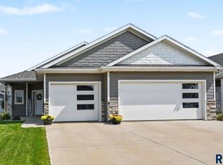7004 W Belgrave Trl, Sioux Falls, SD 57106