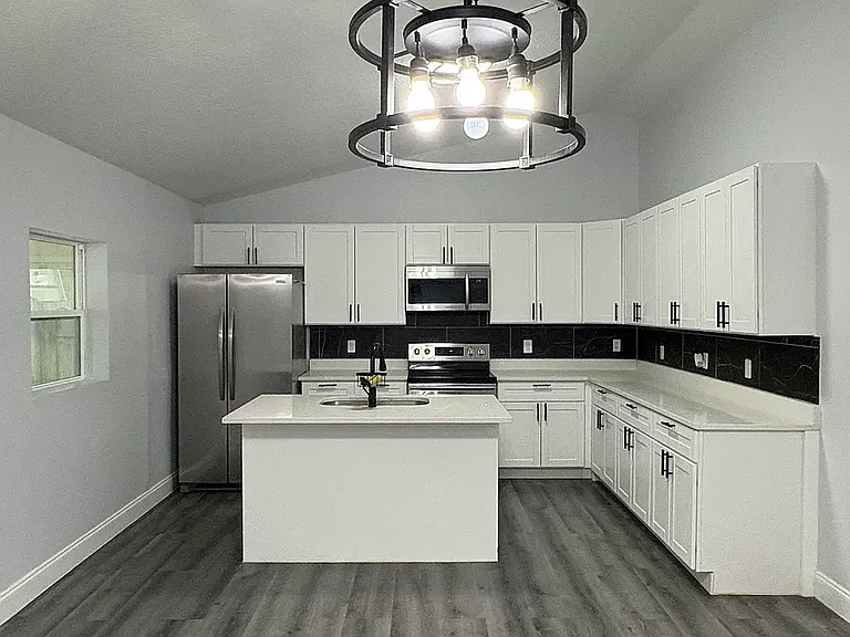 648 Pyramid Ave — Photo 11