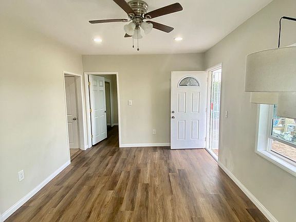 3rd image of 6305 S Victoria Ave #11043655