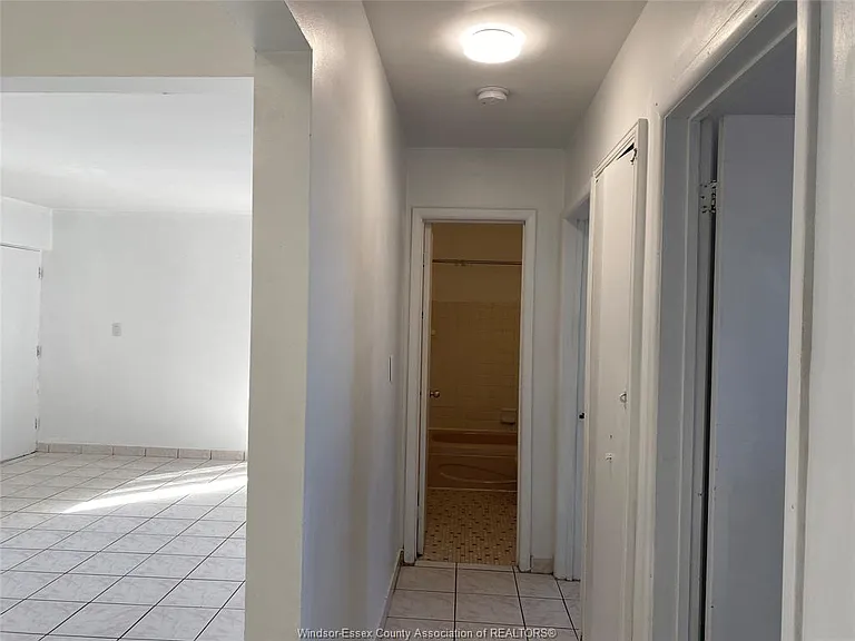 2476 Rivard Ave — Photo 8