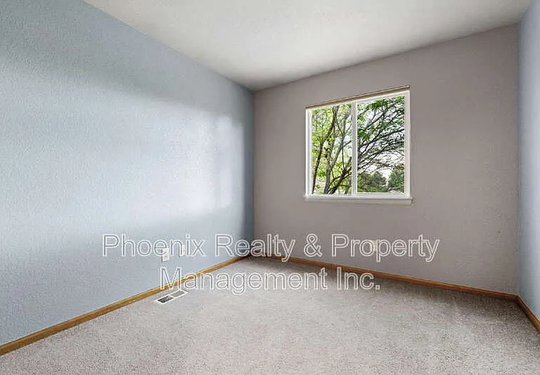 678 Mathews Cir — Photo 11