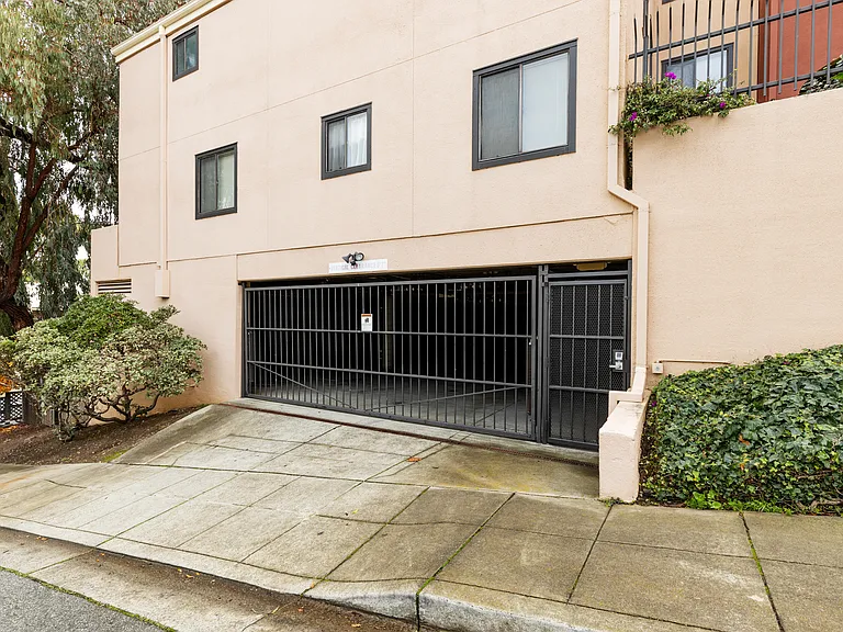1 Laurel St #102 — Photo 27