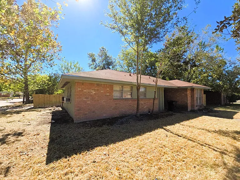 4203 Wuthering Heights Dr — Photo 33