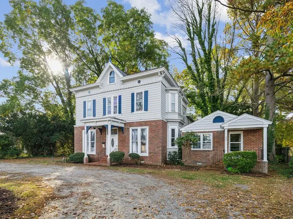 102 Market St, Onancock, VA 23417