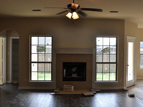 3rd image of 707 Nells Pl