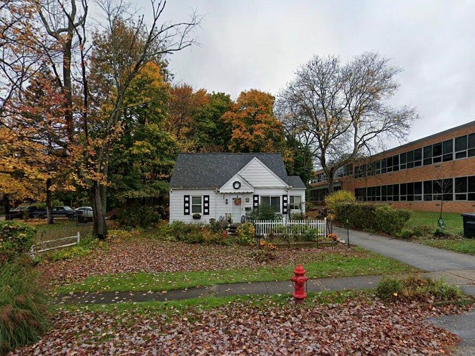 1st image of 646 Mae St
