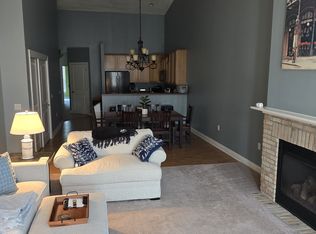1544 Roxbury Way APT 206, Waukesha, WI 53186