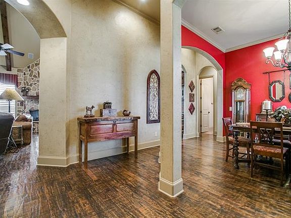 4th image of 3000 Twin Lakes Dr