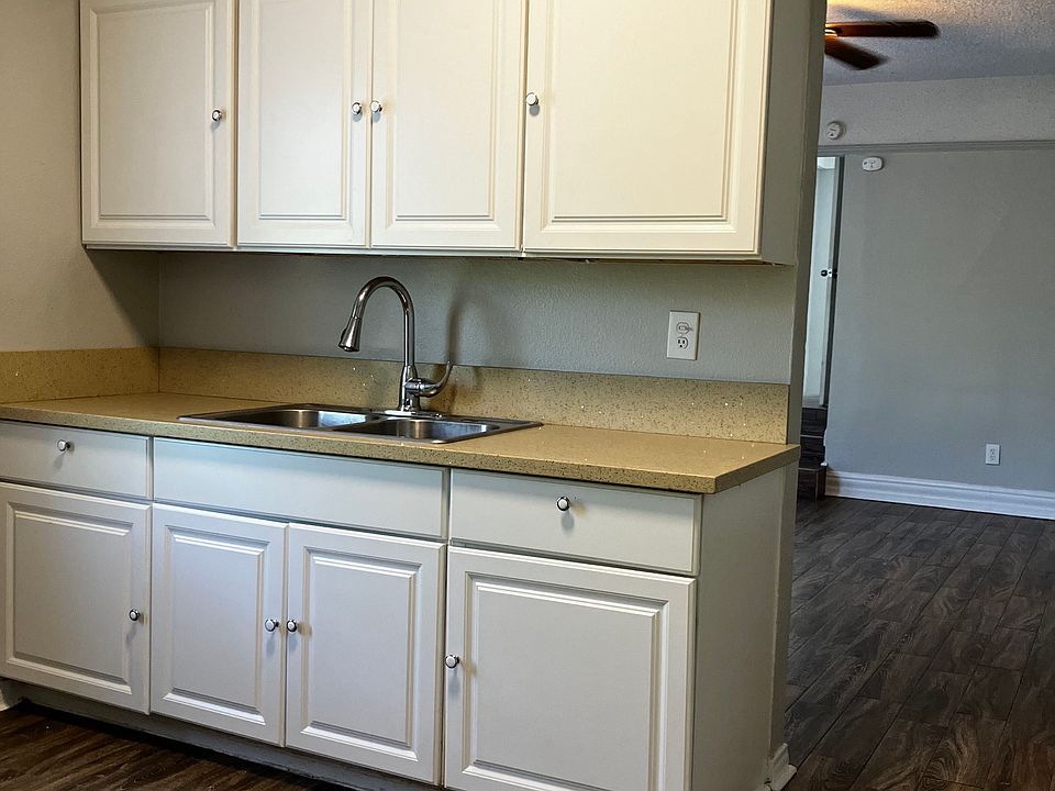 2nd image of 3961 Brockton Ave APT 2
