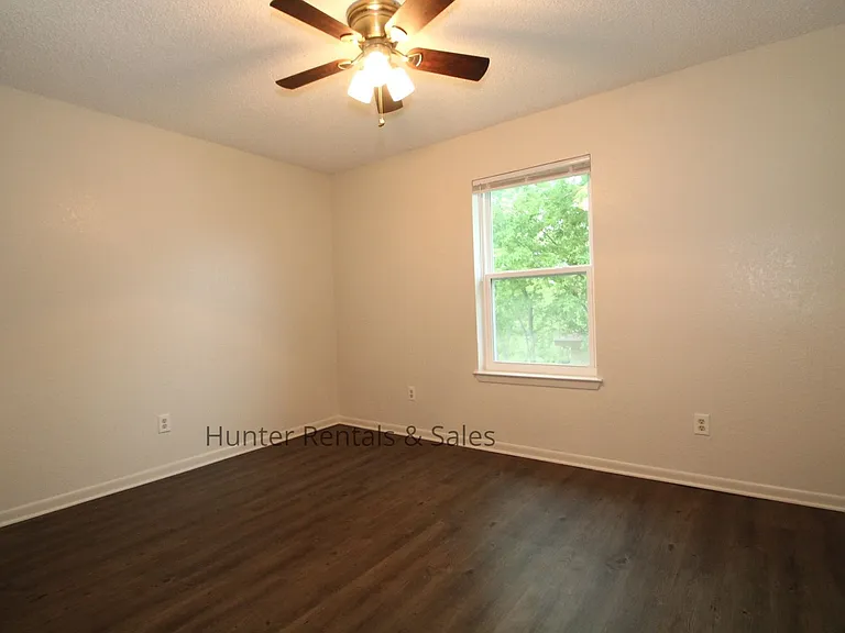 3704C Hereford Ln — Photo 5