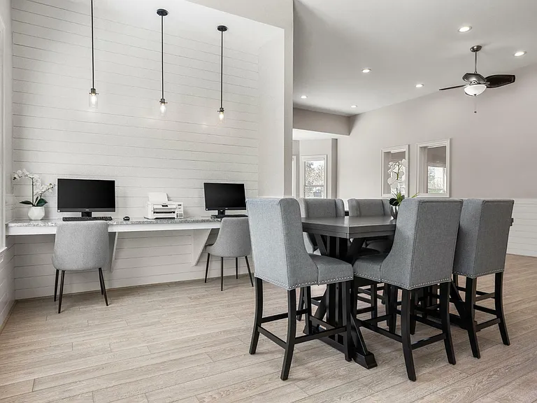 Avenues at Cypress - Business Lounge