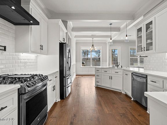 4th image of 264 Arbor Trl