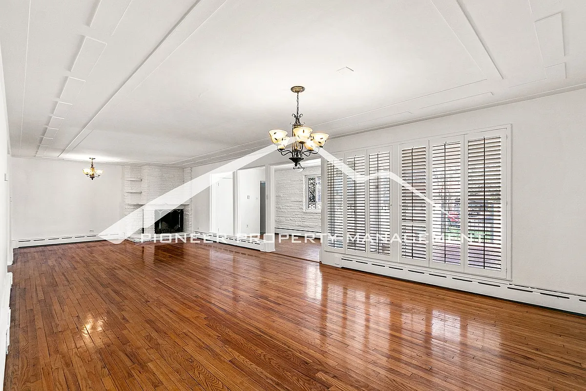 Building Photo - 275 Monaco Pkwy