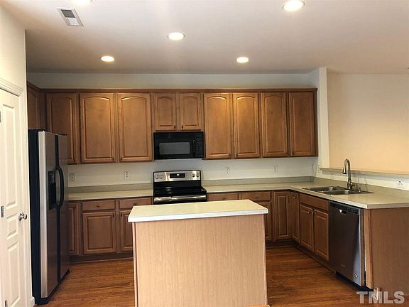 5th image of 330 Kinellan Ln