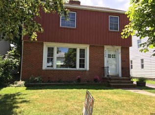 4506 Groveland Rd, University Heights, OH 44118