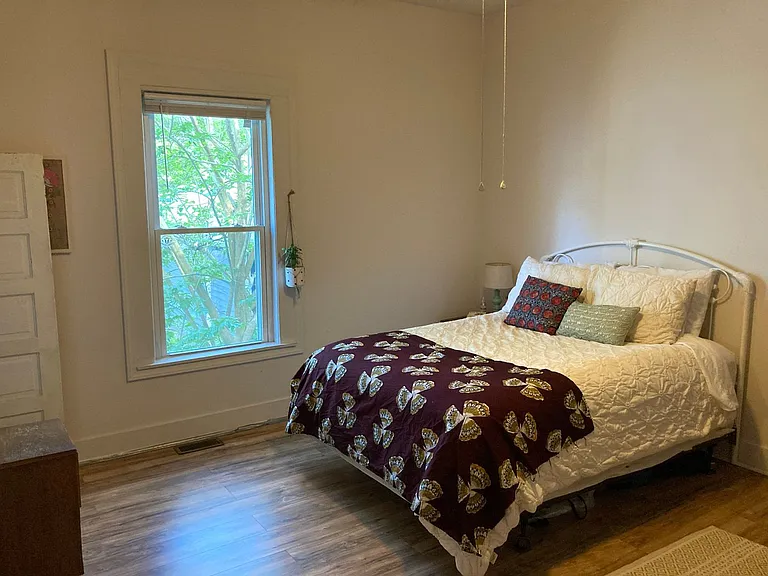 410 Gray Ave — Photo 6